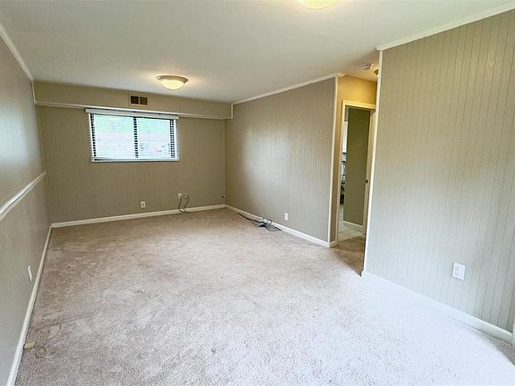 3rd image of 11021 Saxonhall Dr