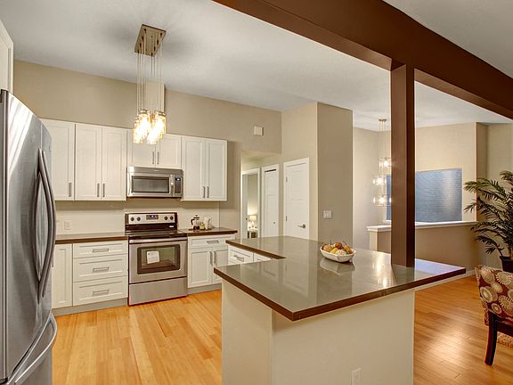 5th image of 333 NW 205th St
