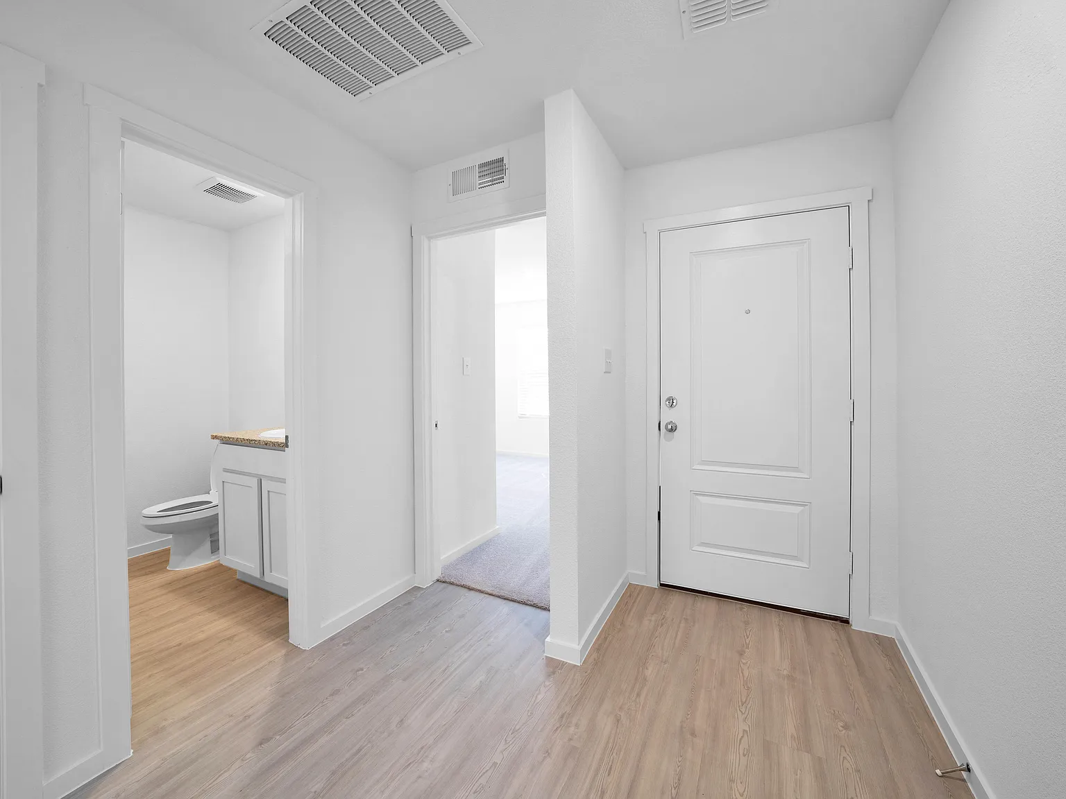 4 bed, 1796 sqft, $2,195 — Photo 2