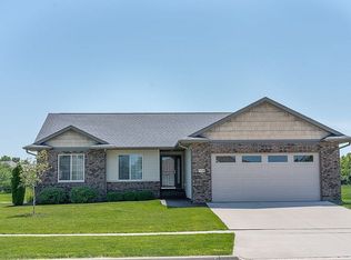 770 Pheasant Ln, North Liberty, IA 52317