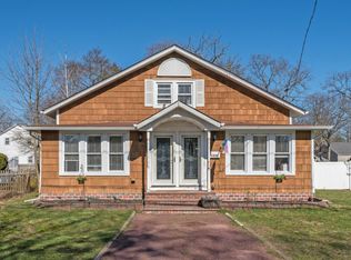 1335 Ackerson Blvd, Bay Shore, NY 11706