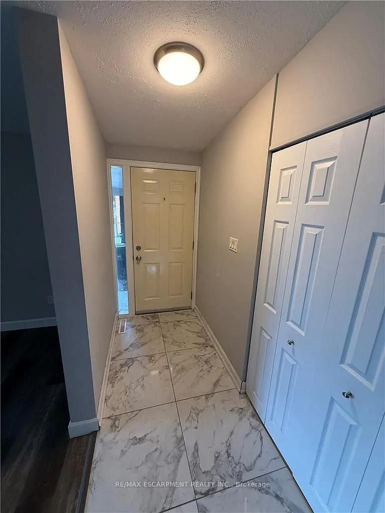 3 bed, $2,725 — Photo 3