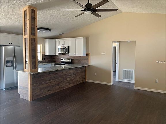 5th image of 3431 Cove Ct E