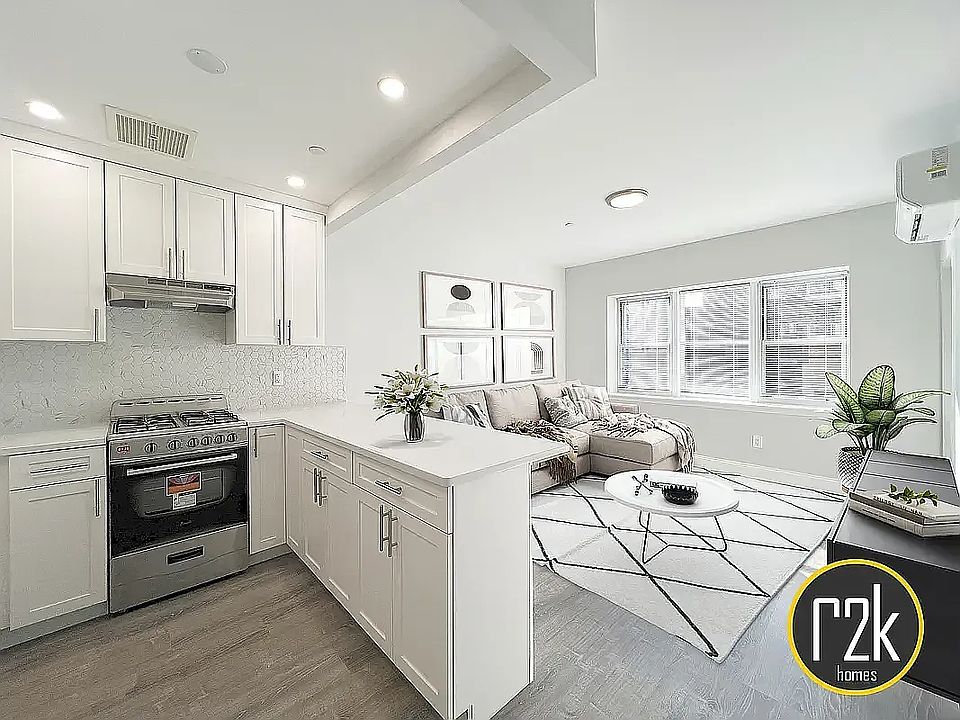 1st image of 2311 31st Ave APT 6D