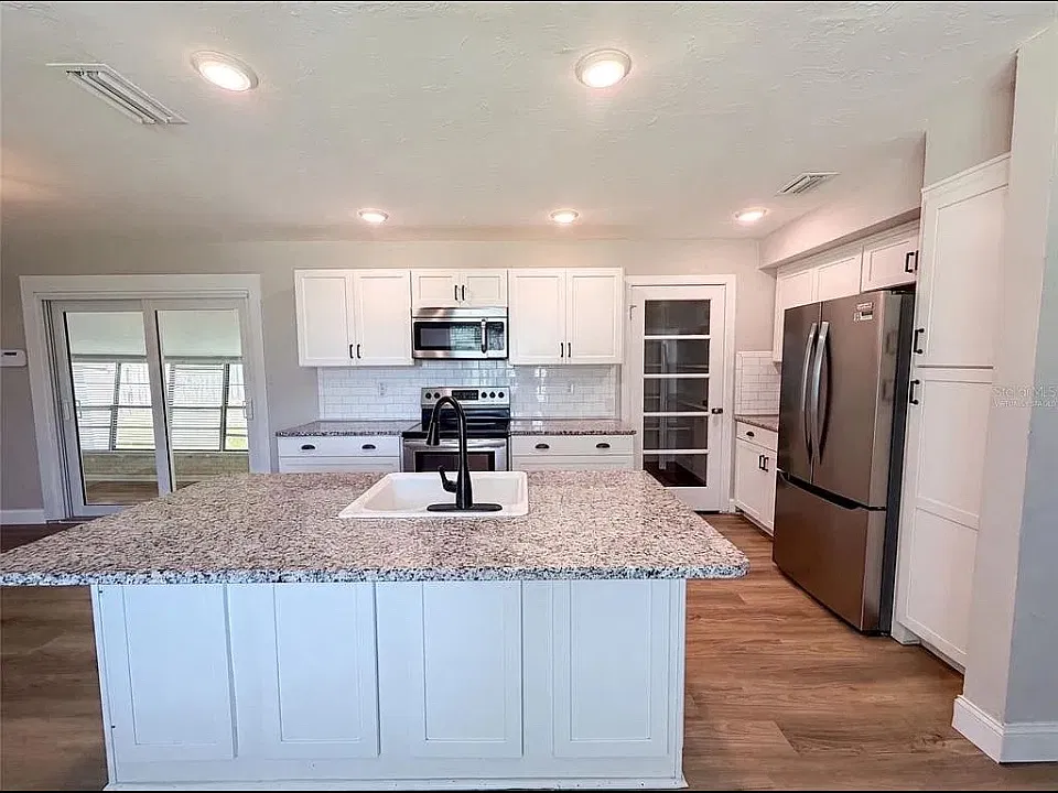 1526 W River Shore Way #1588