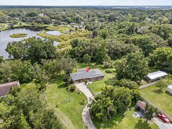 1422 E 8th Ave, Mount Dora, FL 32757