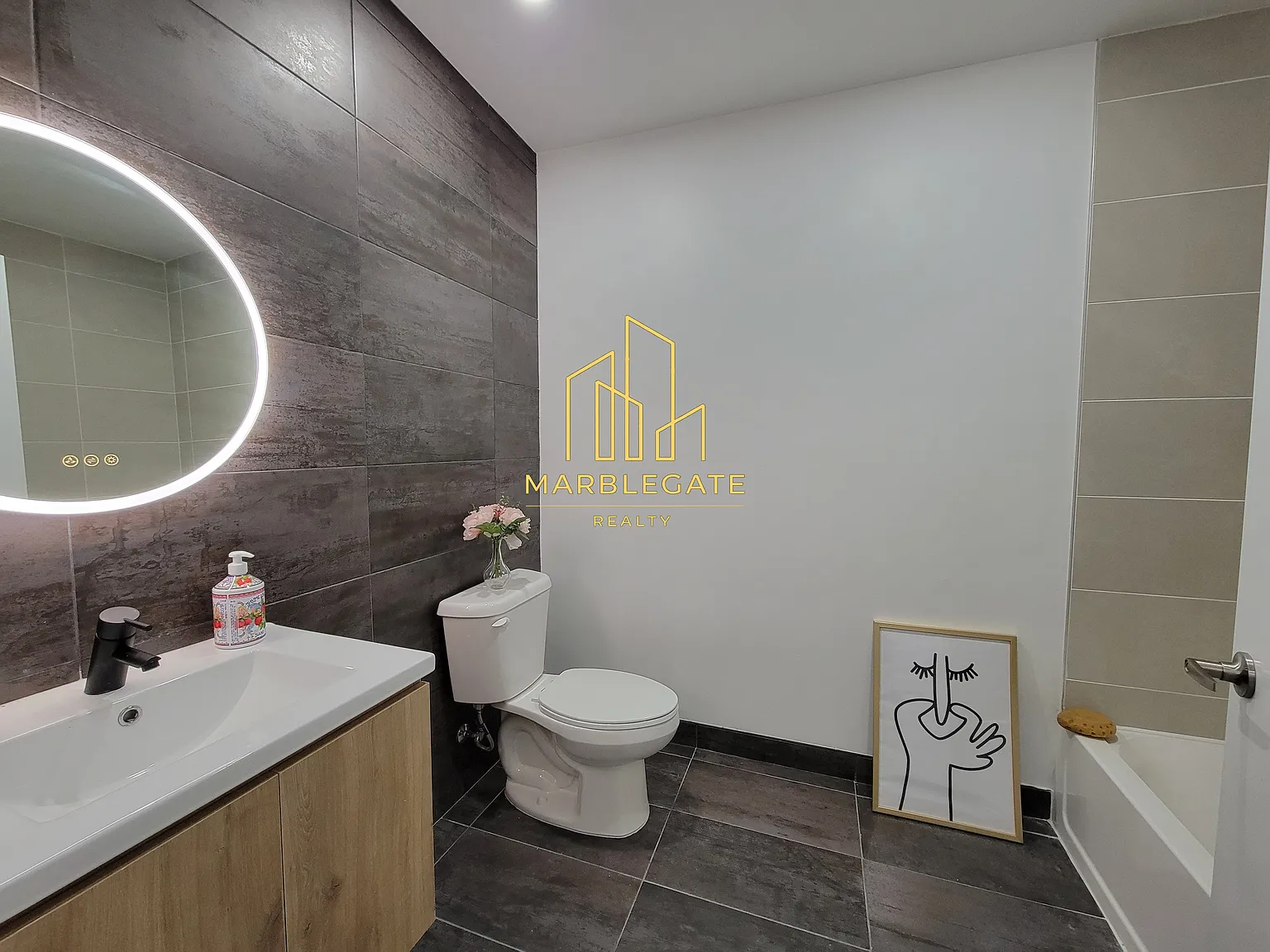 3 bed, 1050 sqft, $3,100 — Photo 3