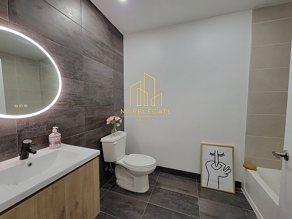 3rd image of 556-557 Market St #11C