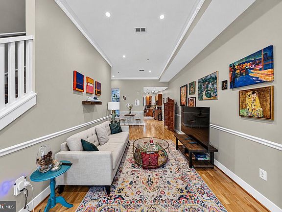 4th image of 1902 9th St NW