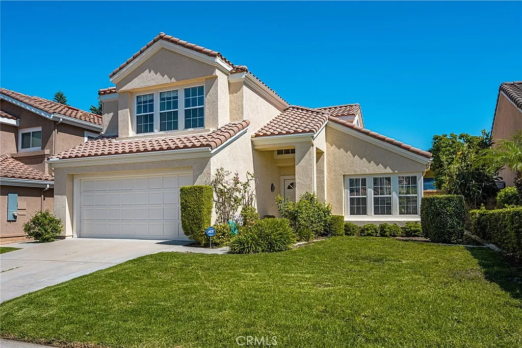 3 bed, 2.5 bath, 1839 sqft, $4,500 — Photo 2