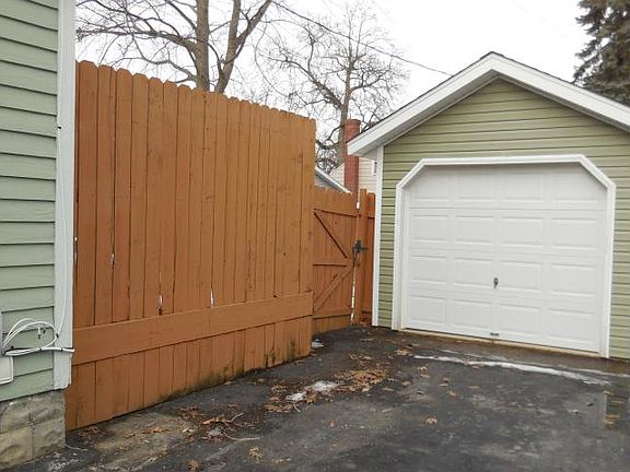 4th image of 366 Glenmont Ave
