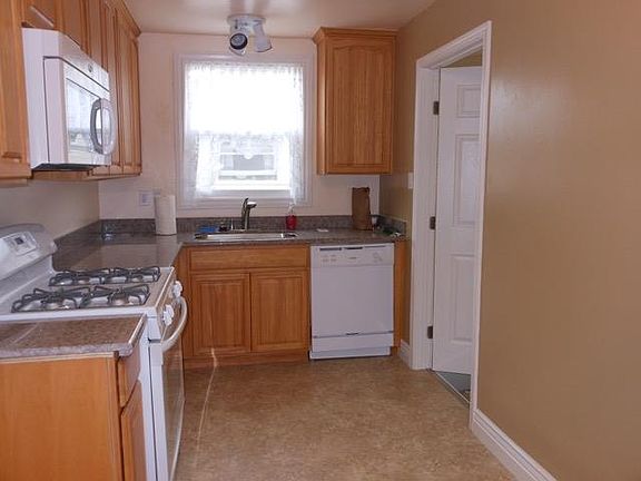 2nd image of 443 Madison Ave