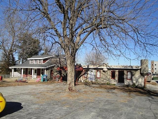 2nd image of 2263 E Cherry St