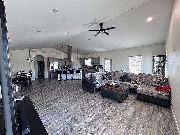 3rd image of 2505 Navajo Rd