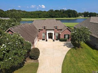 825 Fairwinds Ave, Zachary, LA 70791