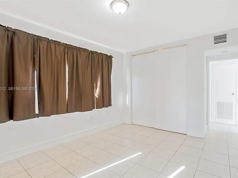 10001 W Bay Harbor Dr #208 — Photo 7