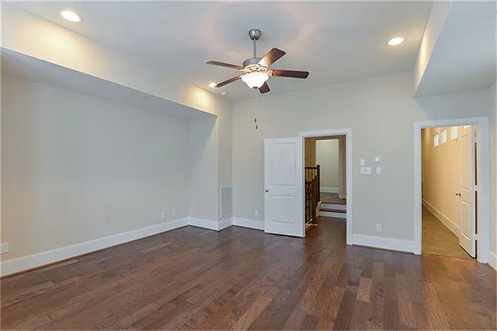 2112 Radcliffe St — Photo 3