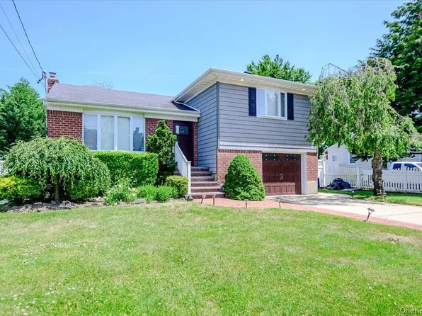 2419 Rockville Centre Parkway, Oceanside, NY 11572