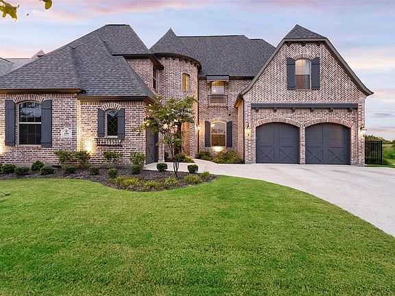 3rd image of 1501 Langford Ln