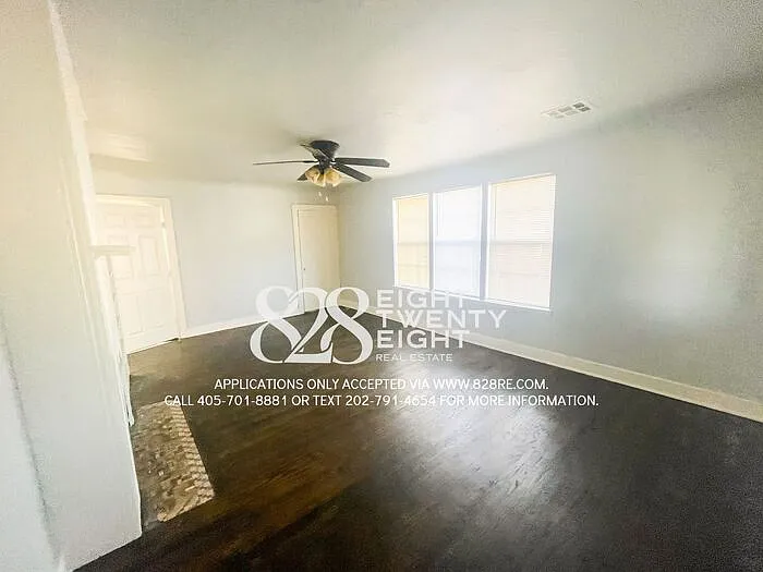 2302 NW 14th St — Photo 10