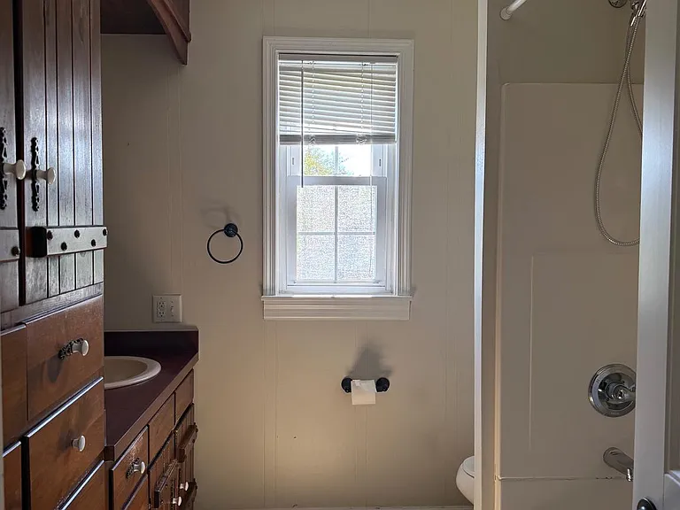 4056 E Newport Rd — Photo 10