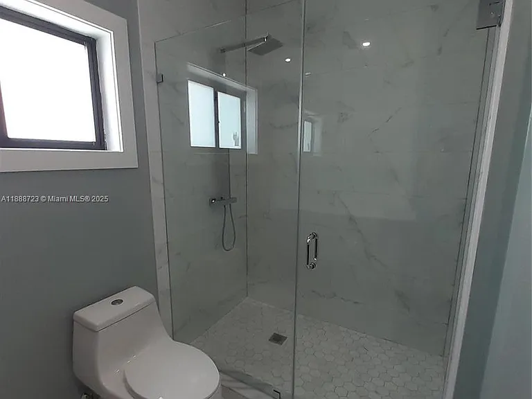 23 Jenny Ln — Photo 32