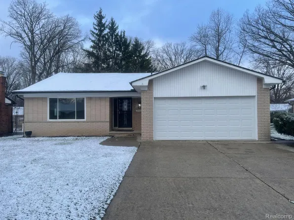 27735 Pierce St, Southfield, MI 48076