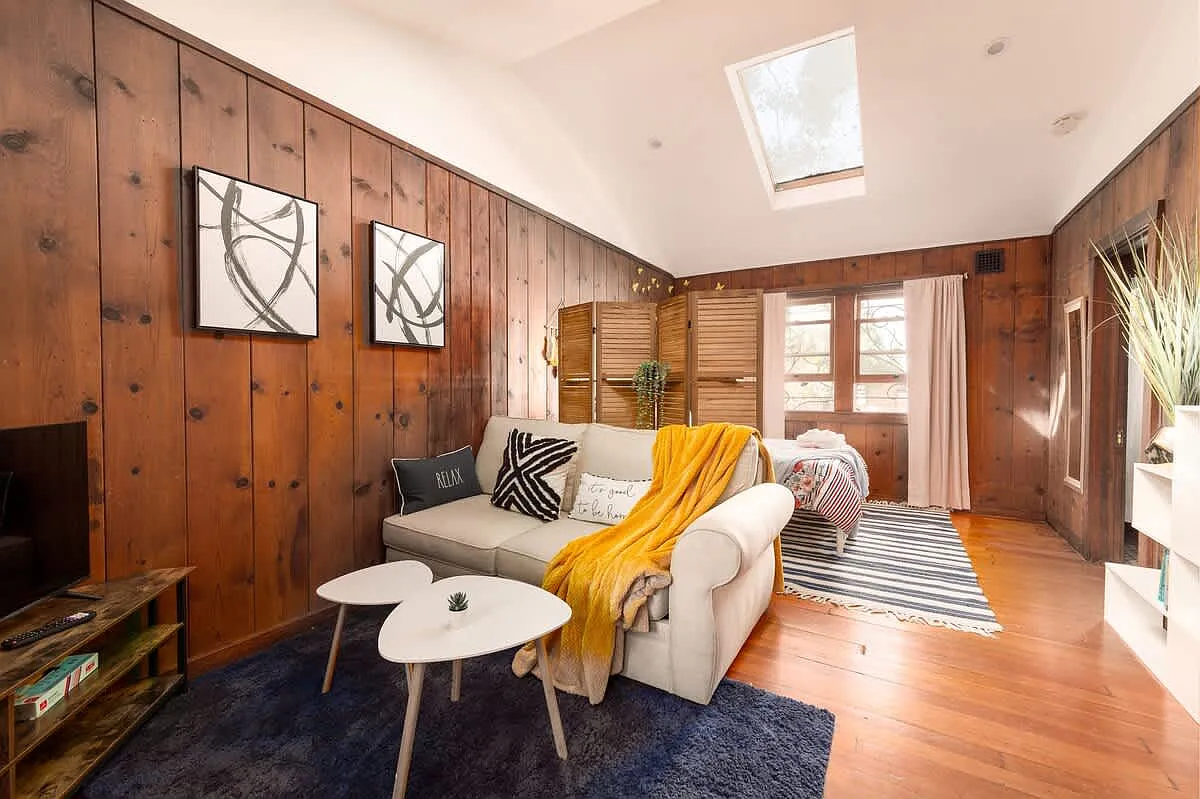 Studio, 550 sqft, $3,000 — Photo 2