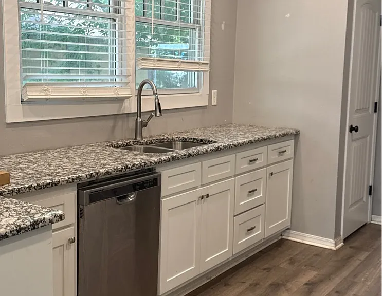 124 Melrose Cir — Photo 4
