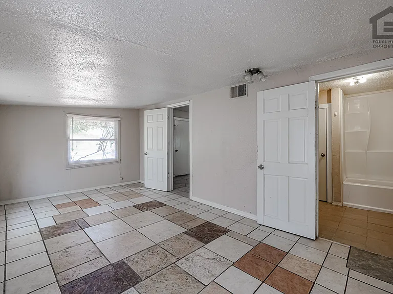 903 W Pierson St — Photo 13