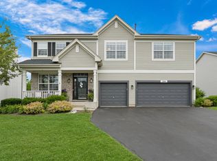 284 W Biros Ln, Round Lake, IL