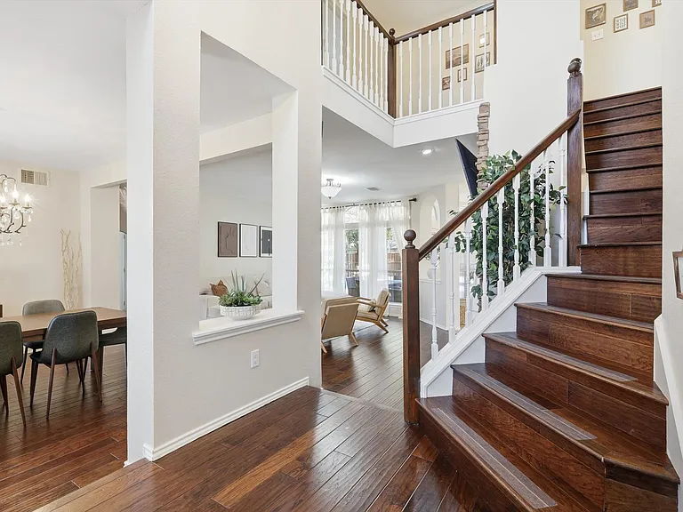 2707 Rochelle Dr — Photo 8