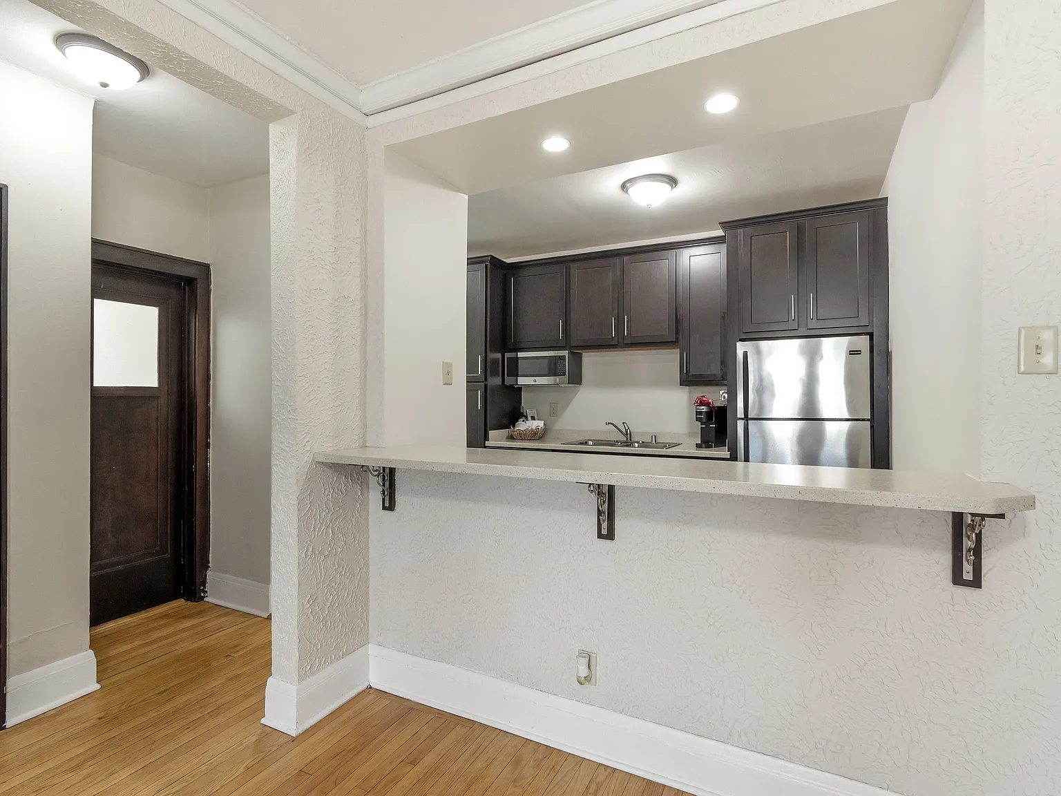 Cambridge Manor — Photo 4
