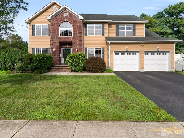 233 Brooklyn Ave, Spotswood, NJ 08884