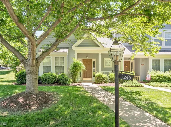3245 Gateway Cir, Charlottesville, VA 22911