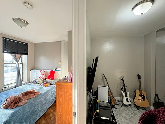 Rented by Pear NYC LLC | media 7