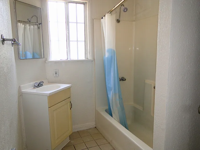 9037 Cattaraugus Ave — Photo 20