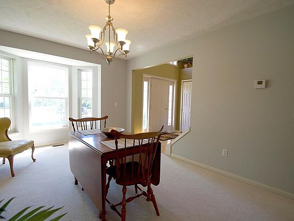5th image of 2264 Blanford Dr
