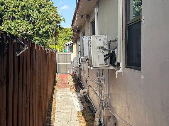 2nd image of 518 NW 60th Ct