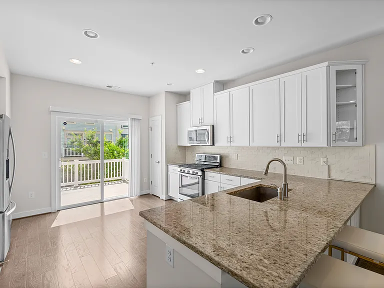 9780 Fields Rd — Photo 12