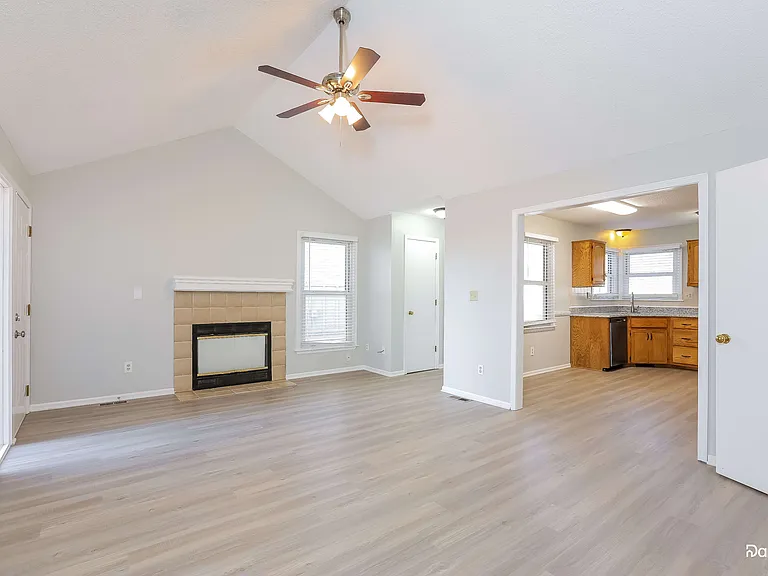 11224 N Marsh Ave — Photo 5