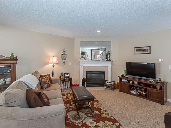 4th image of 1411 SE Norwood Dr #157A