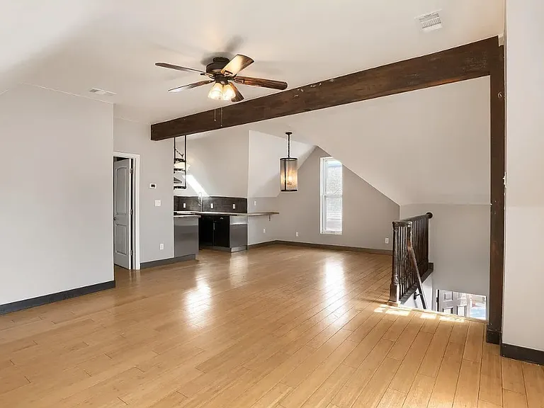 2929 Curtis St #B — Photo 3