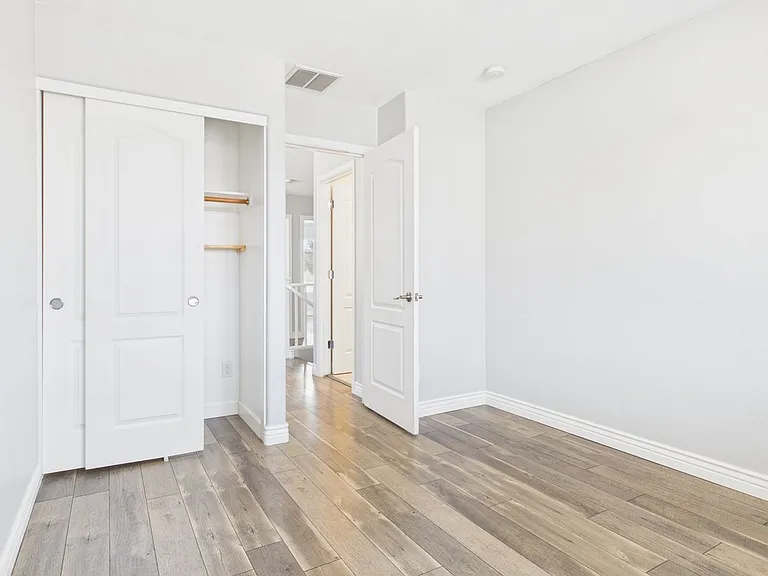 17648 W Lisbon Ln — Photo 23