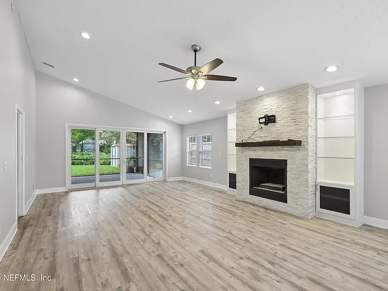 204 Crosstern Ct — Photo 21