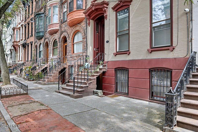 4th image of 137 Lancaster Street