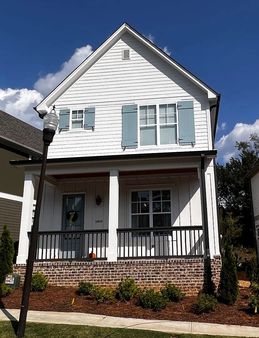 Savannah Square - 3BR/3BA For Rent — Photo 1