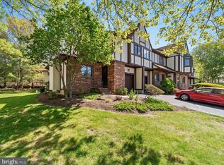 12 Cambridge Dr, Ewing, NJ 08628