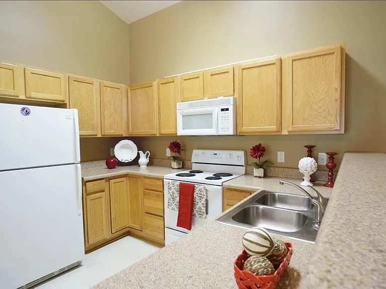 2800 Trailwood Pines Ln — Photo 3