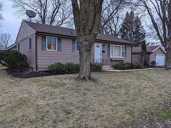 4th image of 426 Spring St